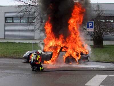 Για ποιο λόγο τυλίγονται στις φλόγες οι Porsche 911 GT3;